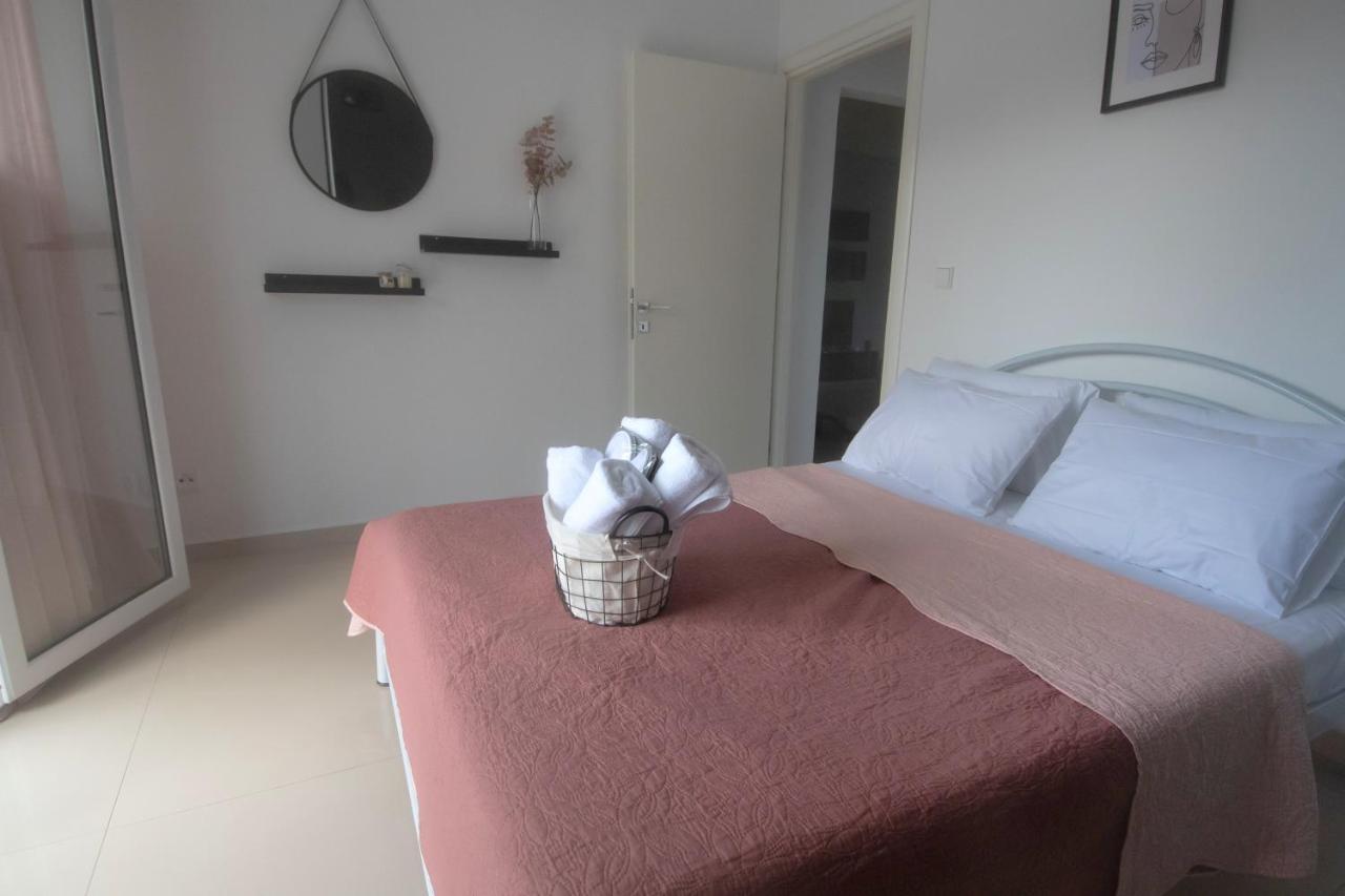 Mistral Luxury Living Aparthotel Nea Peramos  Ngoại thất bức ảnh